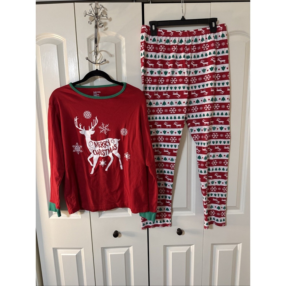 Women's Family‎ Feelings Reindeer Christmas Pajama Pant Set Size Large Red